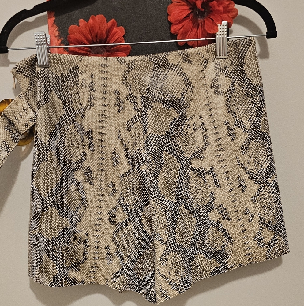 Zara NWOT SKORT Beige & Black Faux Snakeskin Print  Sz S - Picture 4 of 12